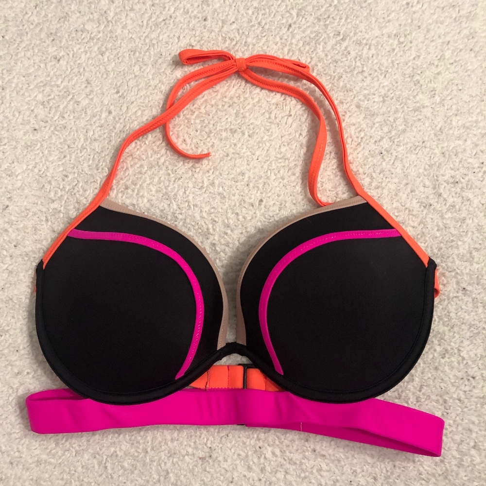 NWOT Victoria's Secret banded hottie bikini top